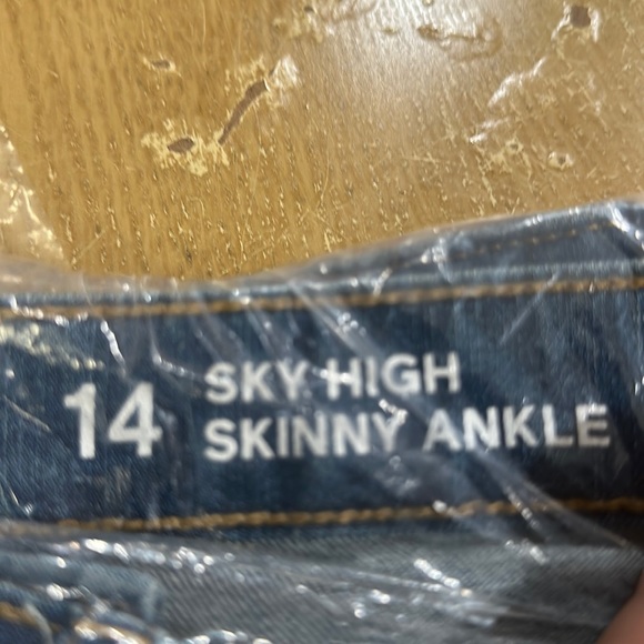 NWT Gap Teen Sky High Distressed Skinny Jeans with Washwell - Picture 11 of 12